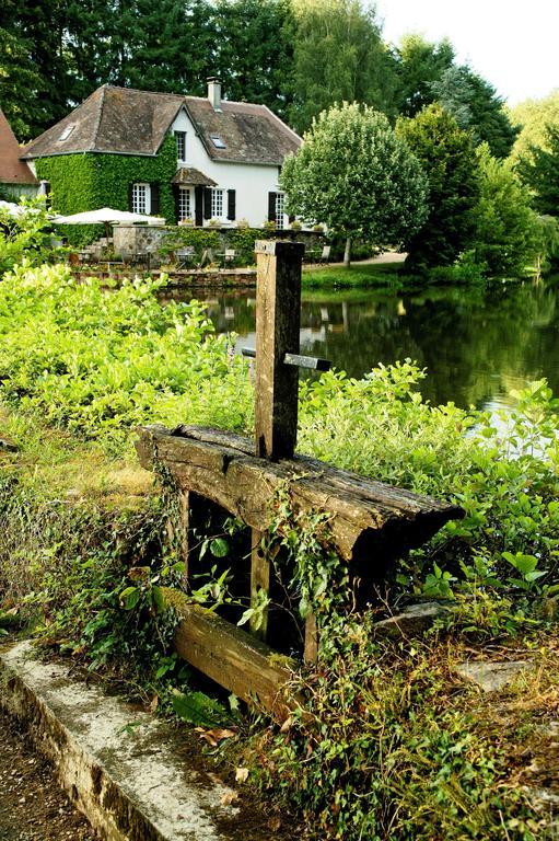 Au Moulin De La Gorce Bed & Breakfast La Roche-l'Abeille Exterior photo